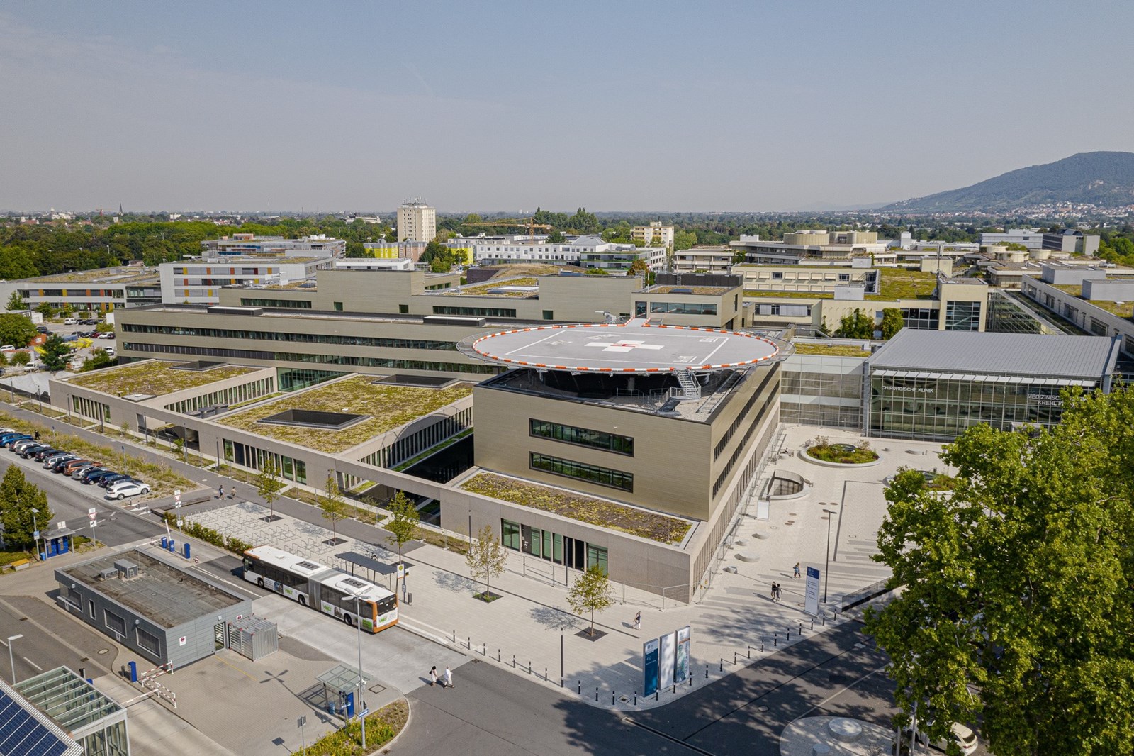 Aussenansicht_Uniklinik Heidelberg_Thilo Ross.jpg