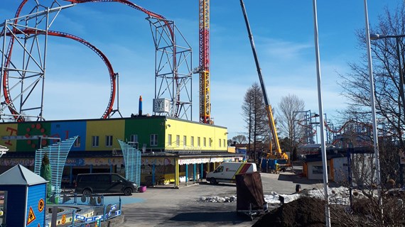 Särkänniemi: huvipuiston laiteasennukset haastavissa olosuhteissa