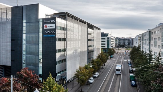 Varman omistama toimistokiinteistö Ruoholahdessa viilenee v. 2025 vähemmän ympäristöä kuormittavasti – Caverion toteuttaa kiinteistöautomaation ja jäähdytysratkaisun modernisoinnin