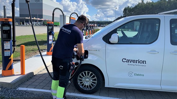 Sähköautot tulevat – Caverionin tavoitteena on yli 2 000 sähköistä huoltoautoa vuoteen 2025 mennessä