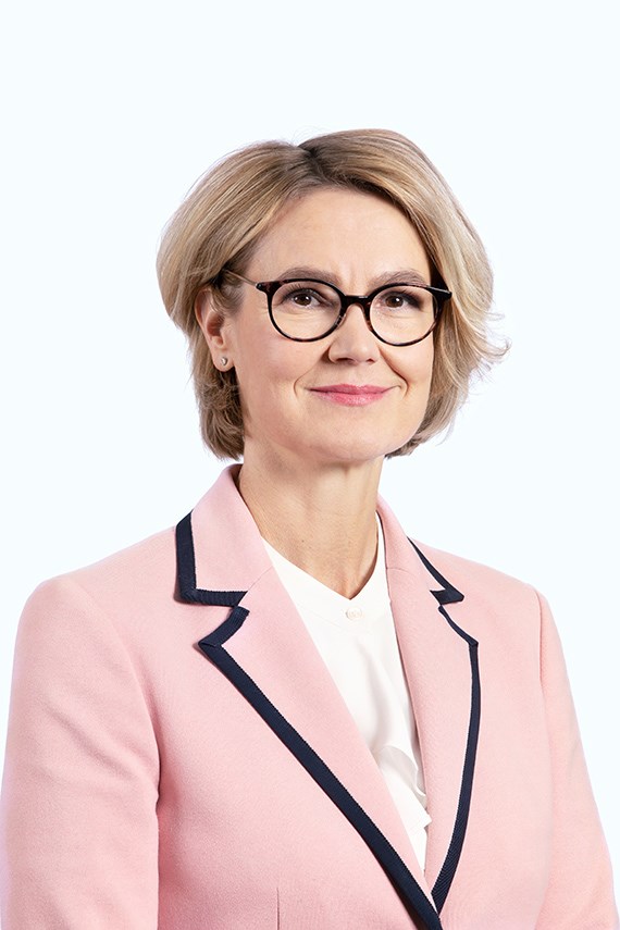 Elina Engman Teollisuus Henkilötiedot >> 